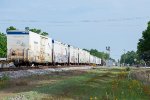 A string of reefers bring up the rear of M452 (Miami to Waycross)  